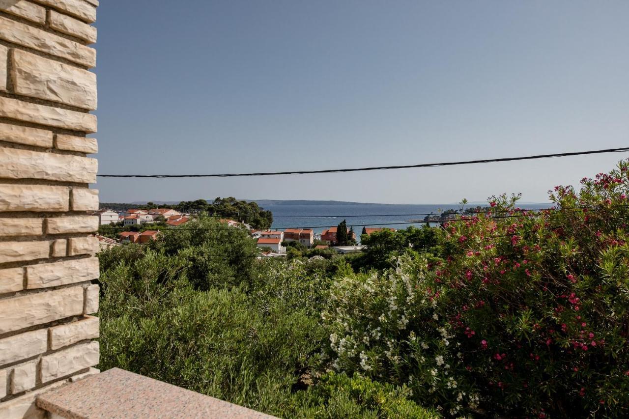 Apartments Mladenka In Banjol Εξωτερικό φωτογραφία
