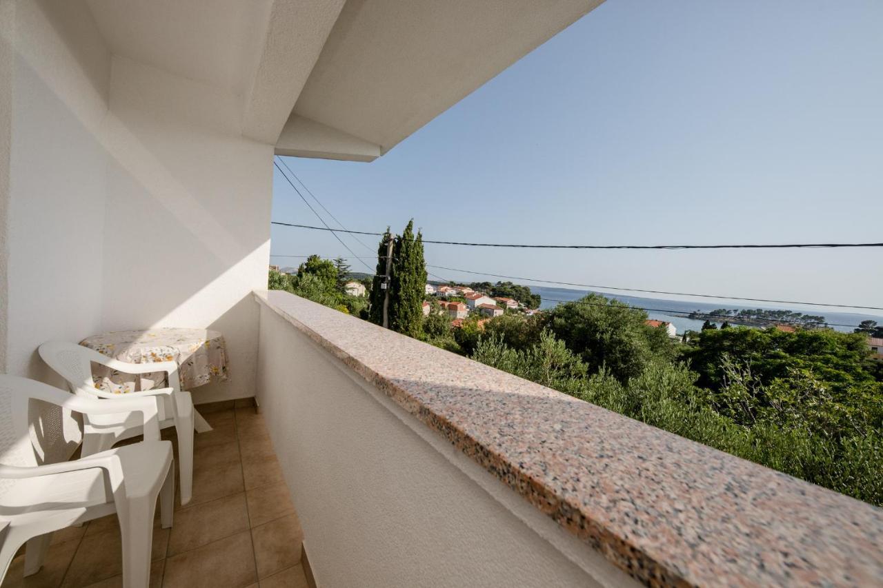 Apartments Mladenka In Banjol Εξωτερικό φωτογραφία