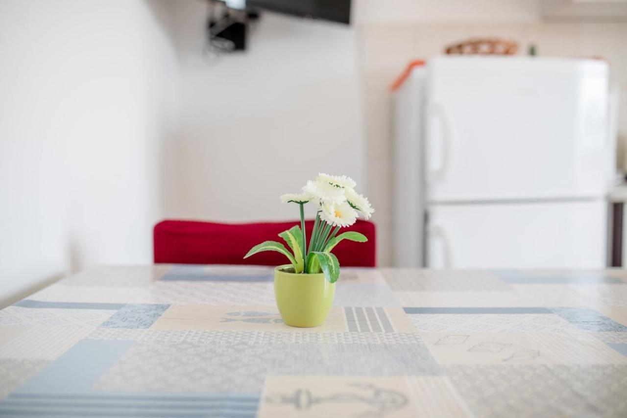 Apartments Mladenka In Banjol Εξωτερικό φωτογραφία
