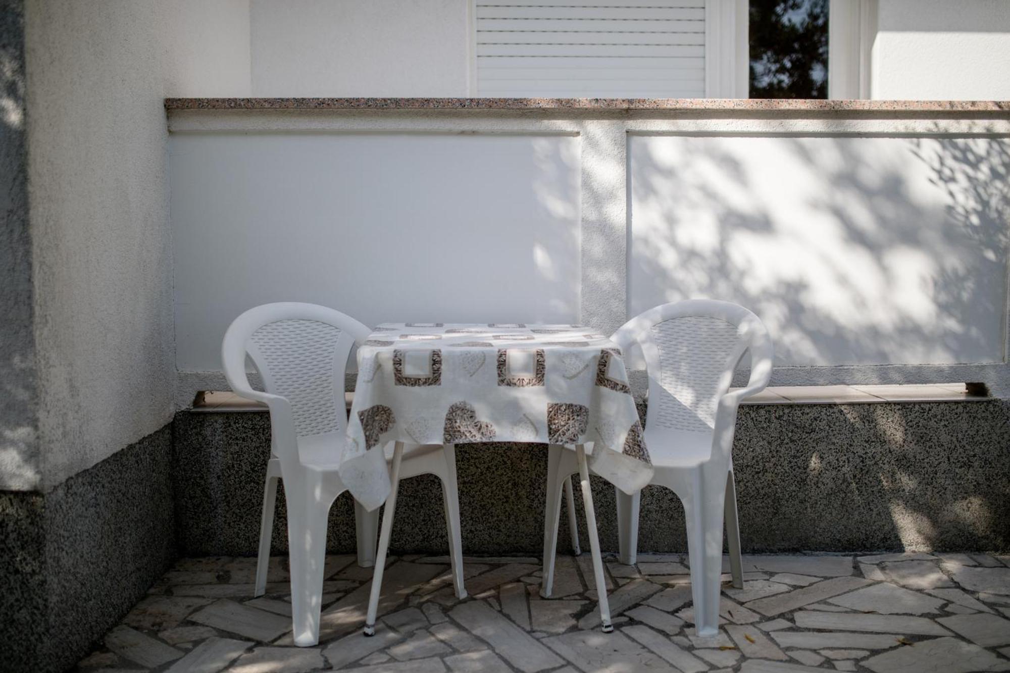 Apartments Mladenka In Banjol Δωμάτιο φωτογραφία
