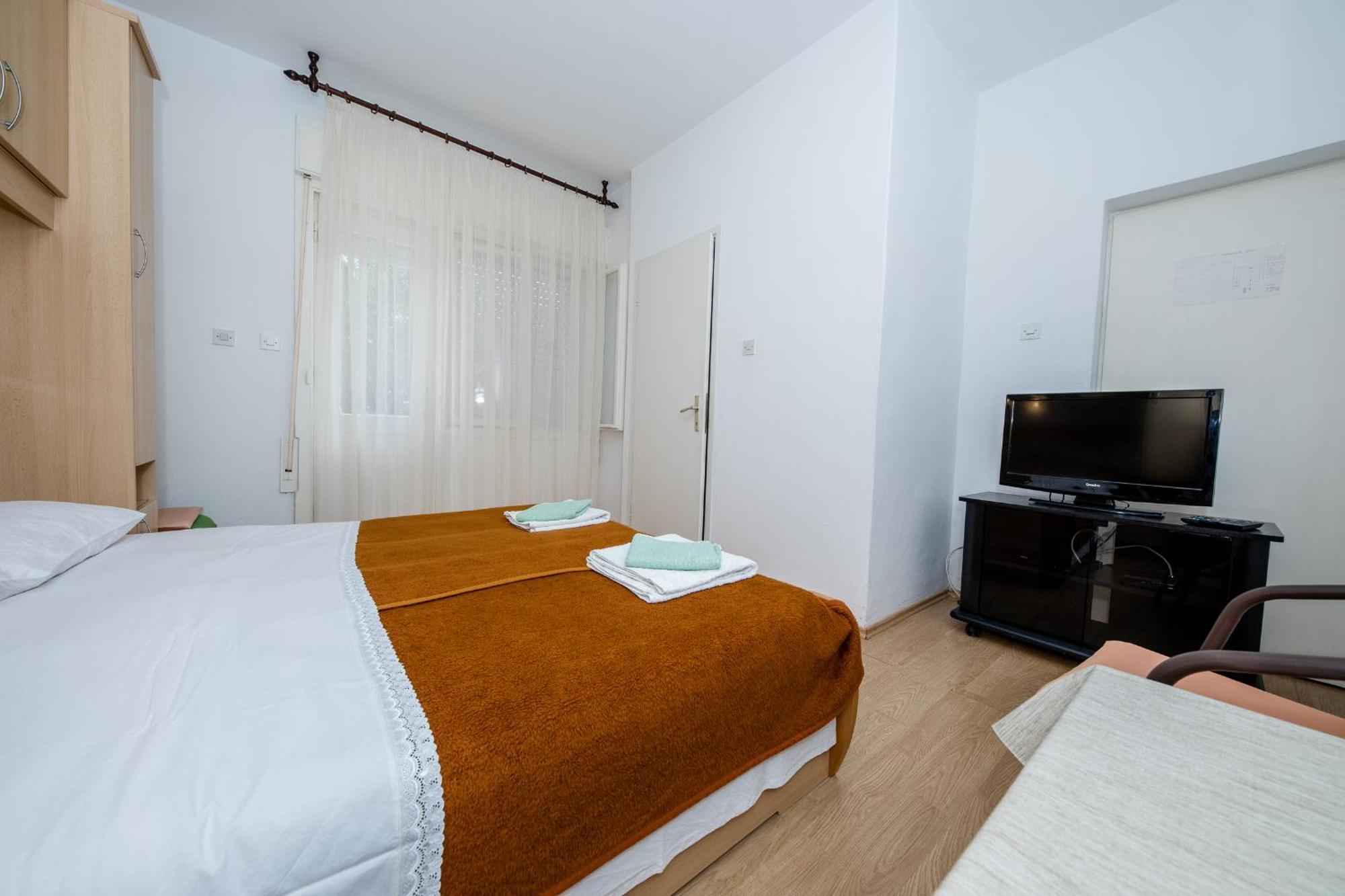 Apartments Mladenka In Banjol Δωμάτιο φωτογραφία