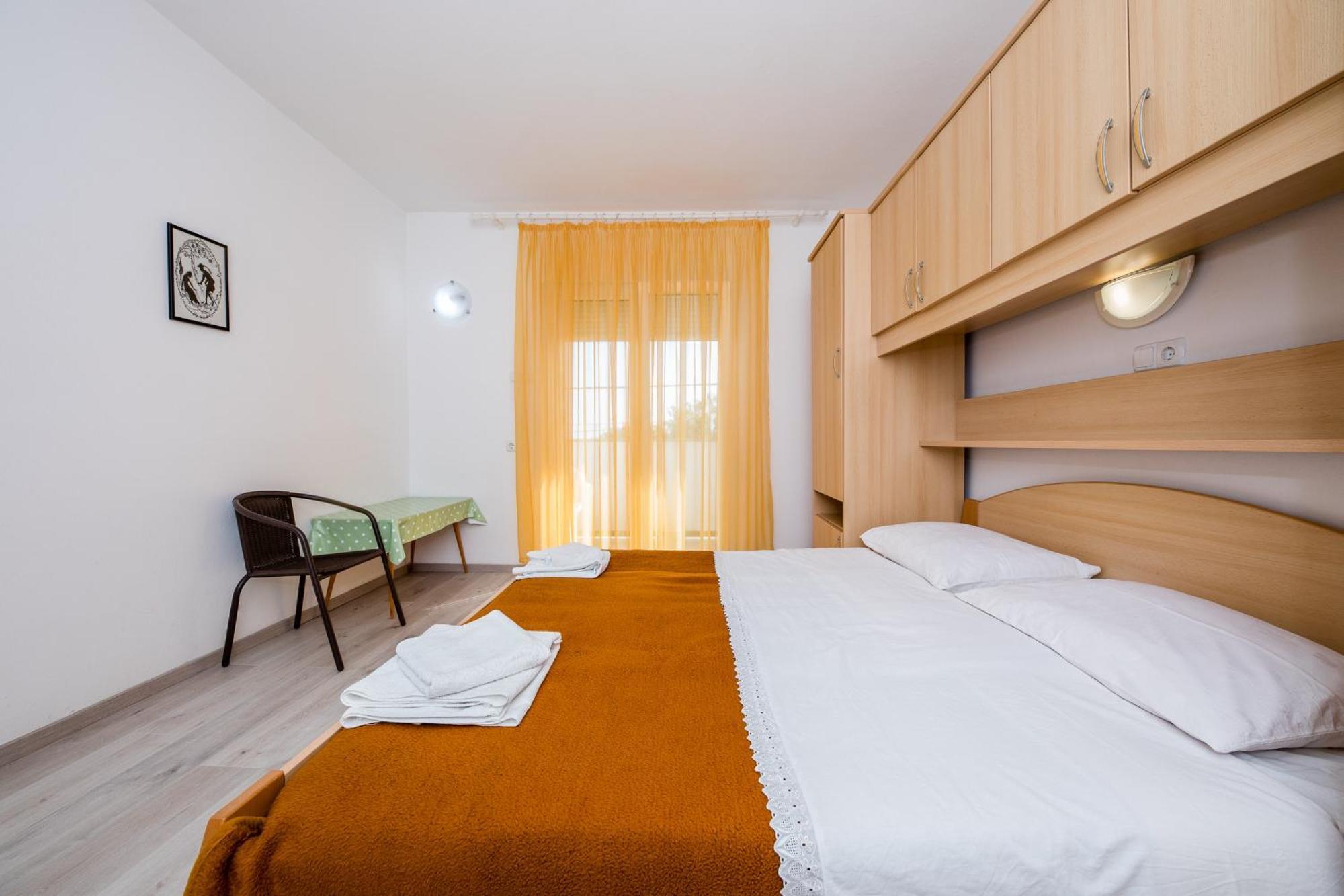 Apartments Mladenka In Banjol Δωμάτιο φωτογραφία